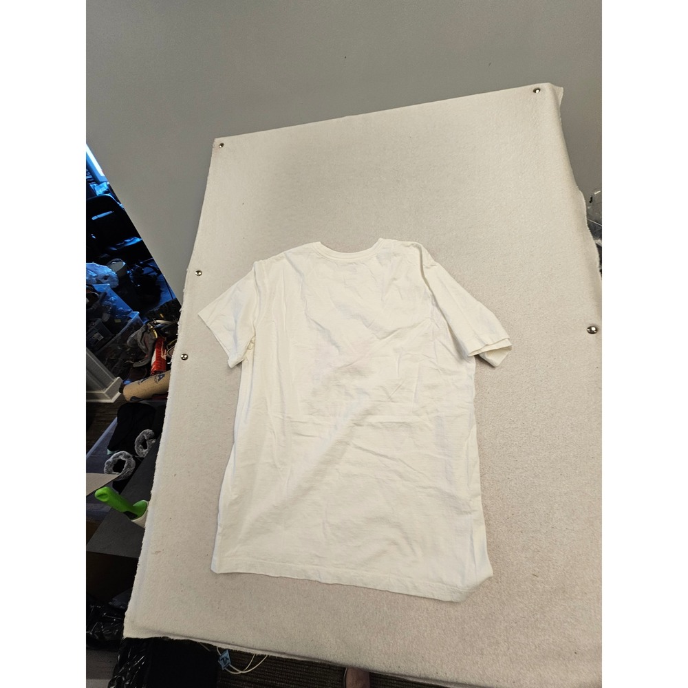 Nike Mens Happy‎ Holidays Graphic T-Shirt Cream White Mountain Christmas Large - Picture 4 of 5